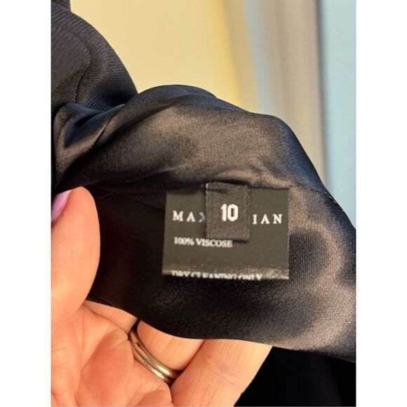 Maximilian NWT Streamline Sleeveless Midi Dress in Black Size 10 - Picture 7 of 11